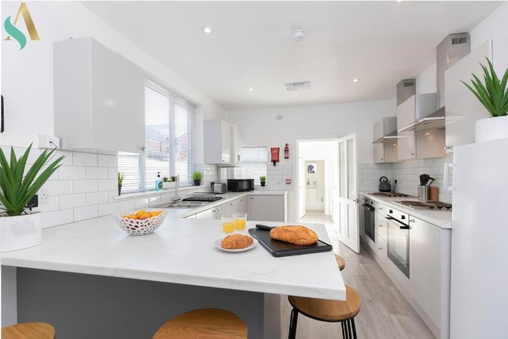 5 Double Bedrooms With Ensuites - Teesside House Tsac Redcar Exterior photo